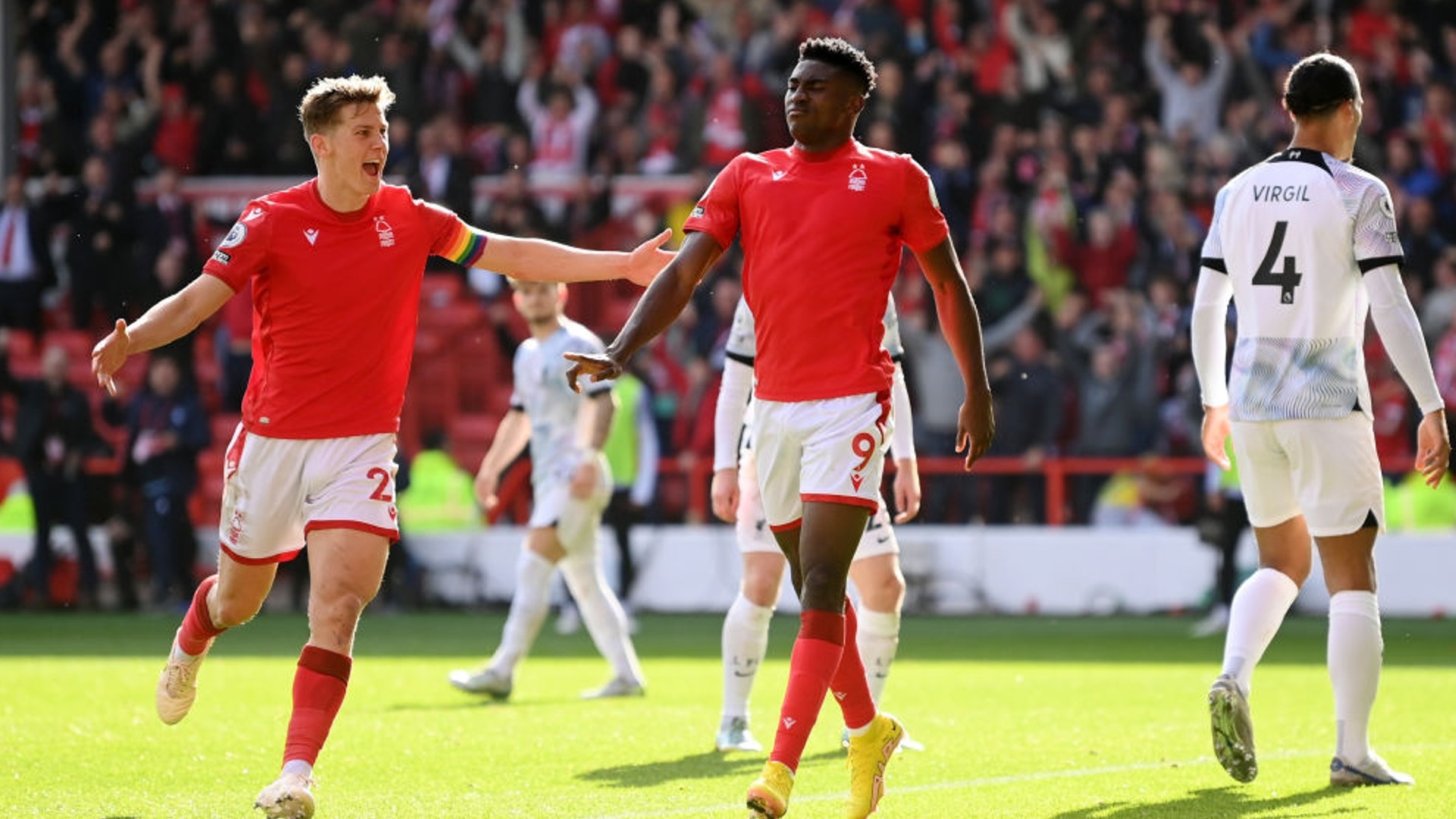 今年早些时 今年早些时