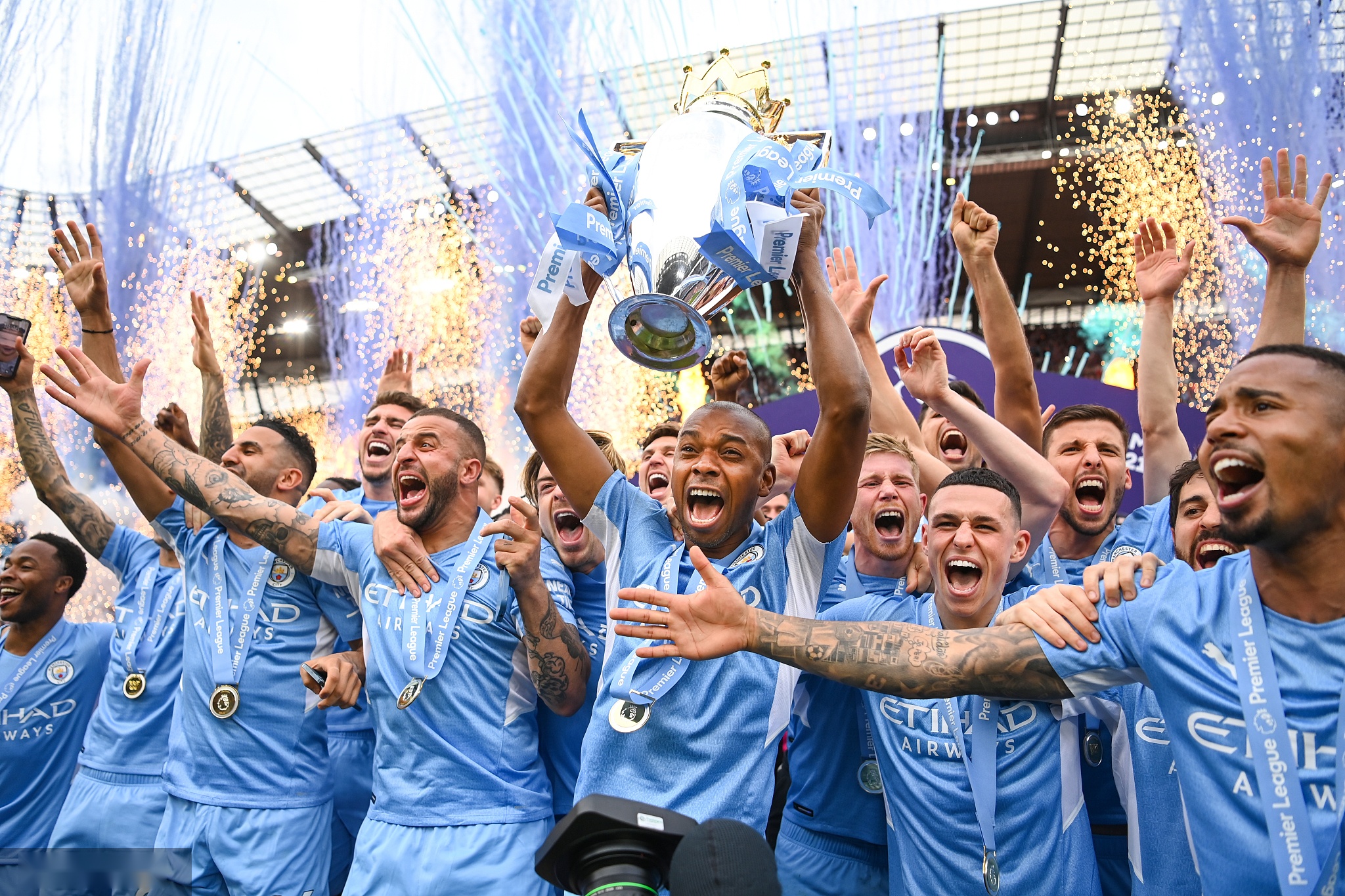 員及家庭的 員及家庭的